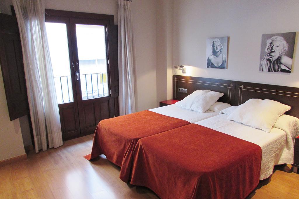 Apartamentos Turisticos Las Nieves Granada Bagian luar foto