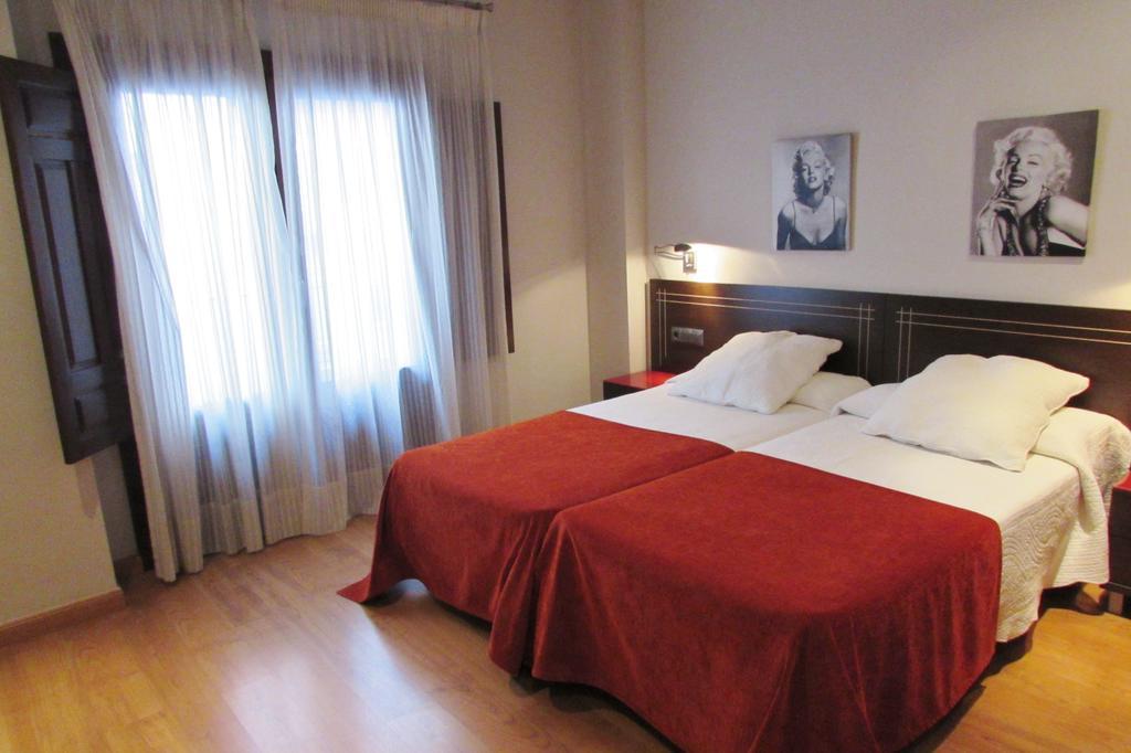 Apartamentos Turisticos Las Nieves Granada Bagian luar foto