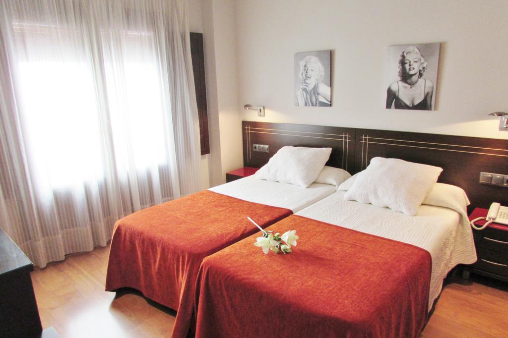 Apartamentos Turisticos Las Nieves Granada Bagian luar foto